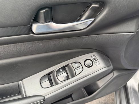 Used 2025 Nissan Altima 2.5 SV image 27