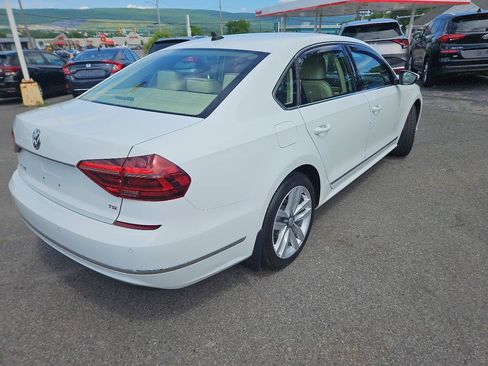 Used 2017 Volkswagen Passat 1.8T SE FWD image 3
