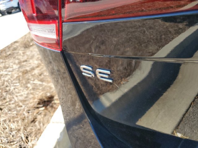 Used 2024 Volkswagen Tiguan SE R-Line AWD/4WD image 11