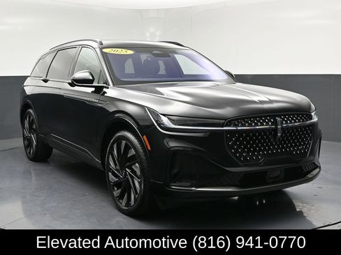 Used 2025 Lincoln Nautilus Reserve w/ Jet Appearance Package AWD/4WD image 1