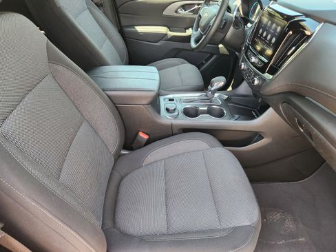 Used 2023 Chevrolet Traverse LT FWD image 11