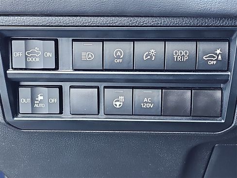 Used 2023 Toyota Tundra Platinum image 29