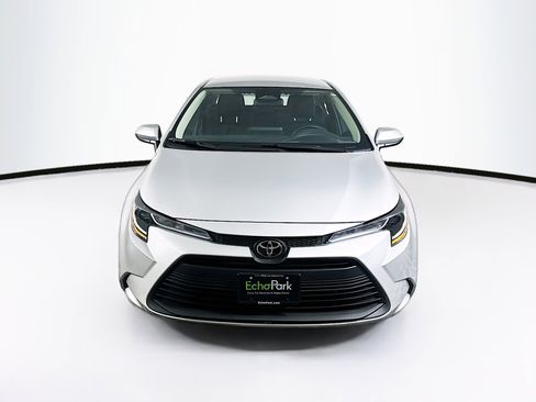 Used 2025 Toyota Corolla LE image 2