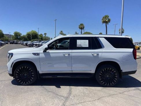 Used 2025 GMC Yukon Elevation AWD/4WD image 4