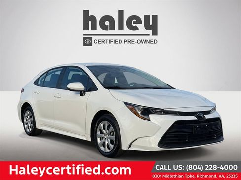 Used 2025 Toyota Corolla LE image 1