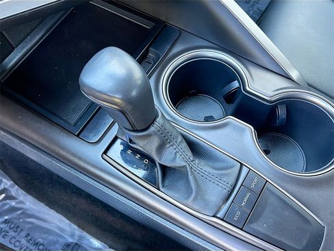 Used 2024 Toyota Camry SE image 16