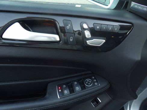 Used 2016 Mercedes-Benz GLE 350 4MATIC w/ Premium Package image 32