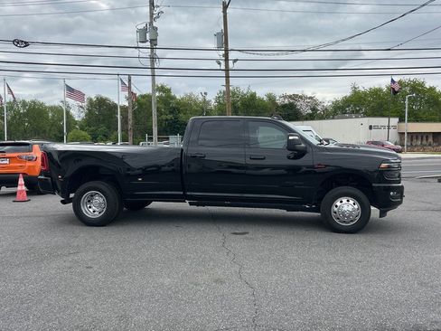 Used 2025 RAM 3500 Laramie AWD/4WD image 7