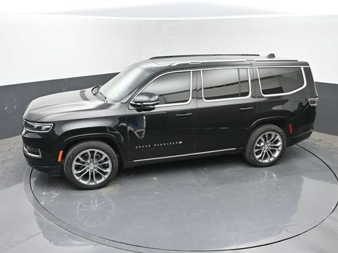 Used 2023 Jeep Grand Wagoneer Series II AWD/4WD image 27