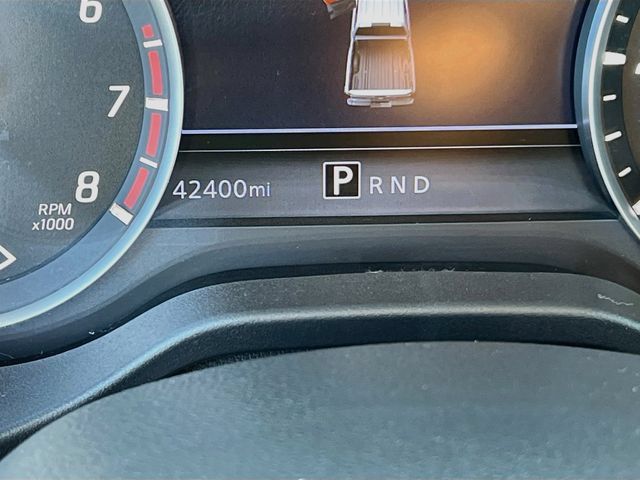 Used 2024 Nissan Titan SV w/ SV Convenience Package RWD image 9