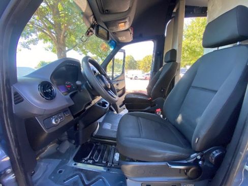 Used 2019 Mercedes-Benz Sprinter 170 image 28