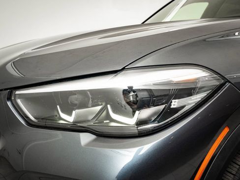 Used 2019 BMW X5 xDrive40i w/ Convenience Package AWD/4WD image 13
