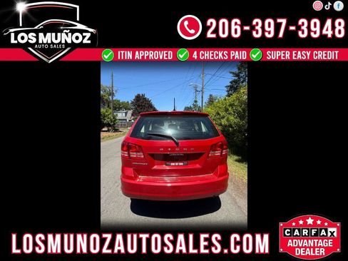 Used 2018 Dodge Journey SE FWD image 1