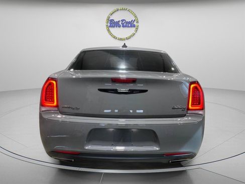Used 2019 Chrysler 300 S AWD/4WD image 3