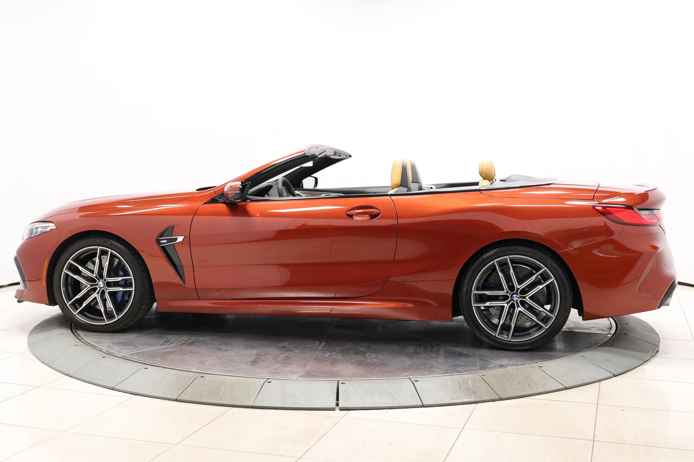 Used 2020 BMW M8 Convertible w/ M Driver's Package AWD/4WD image 9