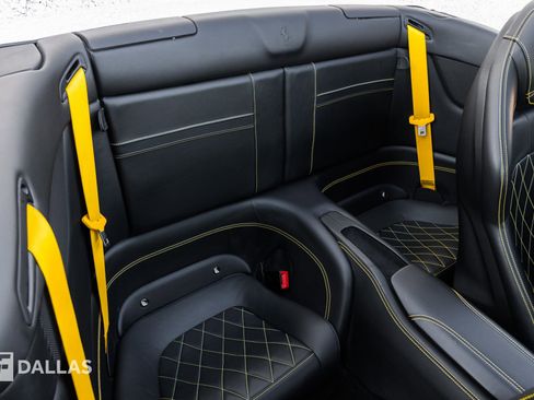 Used 2015 Ferrari California T image 40