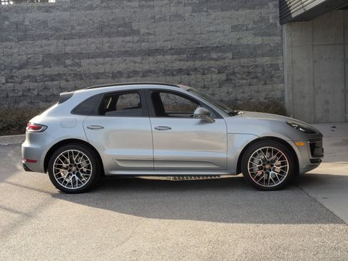 Used 2020 Porsche Macan Turbo image 8