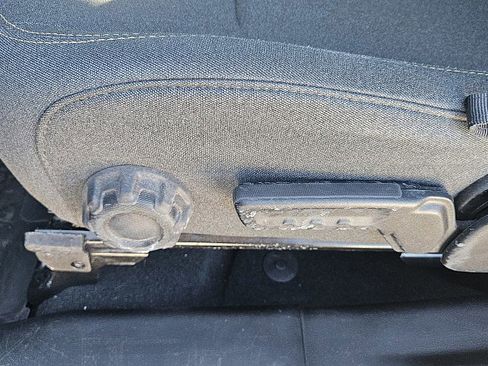 Used 2024 Jeep Wrangler Sport image 21