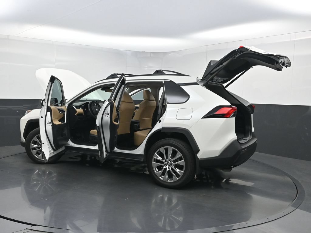 Used 2021 Toyota RAV4 XLE Premium FWD image 37