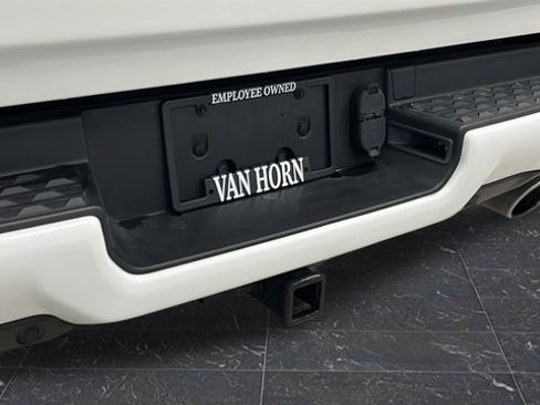 Used 2023 RAM 1500 Laramie AWD/4WD image 41