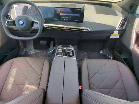 New 2025 BMW iX xDrive50 image 15