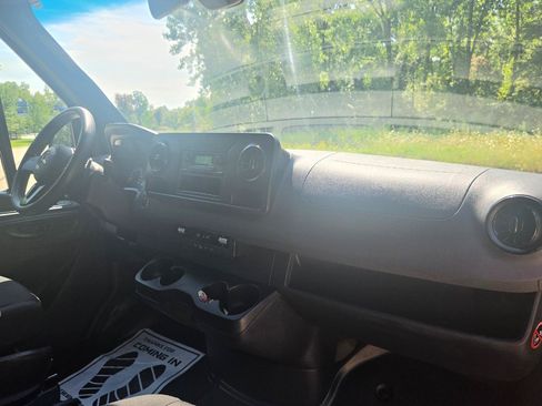 Used 2019 Mercedes-Benz Sprinter 170 image 17