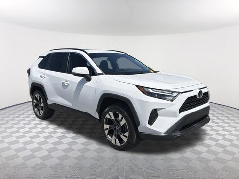 Used 2022 Toyota RAV4 XLE image 3