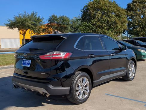 Used 2024 Ford Edge Titanium image 3