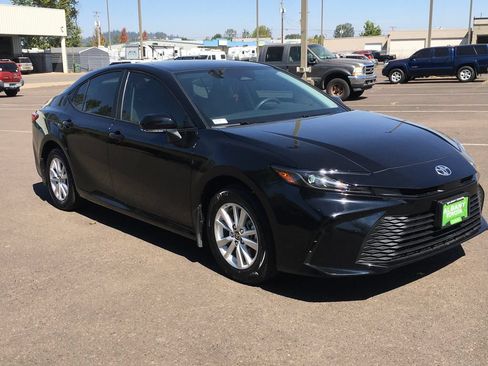 Used 2025 Toyota Camry LE w/ Convenience Package AWD/4WD image 10