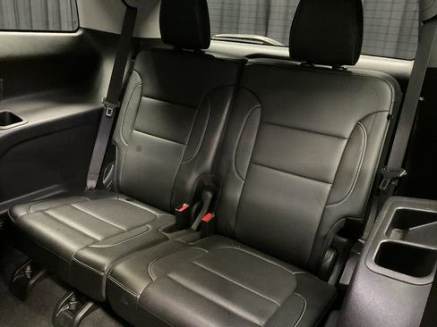 Used 2020 GMC Acadia SLT w/ Driver Alert Package II image 10