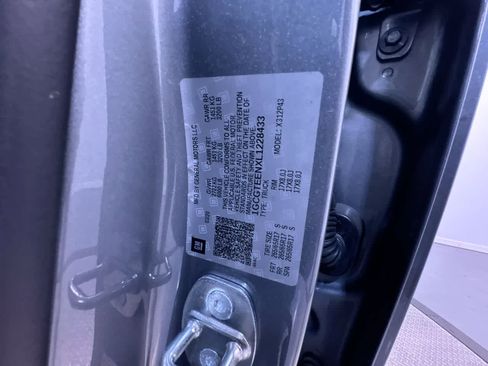 Used 2020 Chevrolet Colorado ZR2 image 40