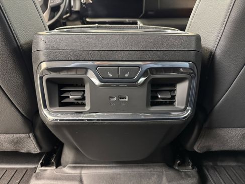 Used 2025 GMC Sierra 3500 Denali w/ Denali Reserve Package image 18