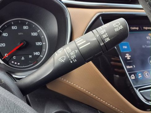 Used 2021 Chevrolet TrailBlazer ACTIV w/ Technology Package FWD image 18