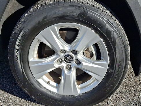 Certified 2021 Toyota RAV4 XLE image 9