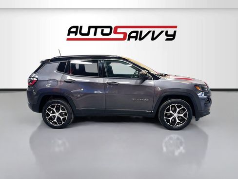 Used 2024 Jeep Compass Limited image 8