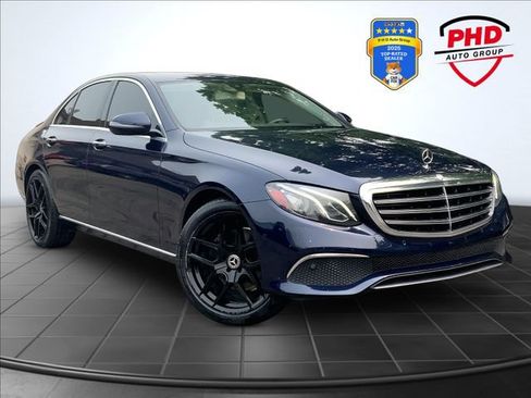 Used 2017 Mercedes-Benz E 300 4MATIC image 1