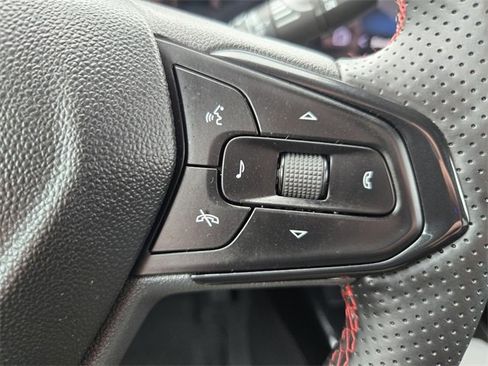 Used 2025 Chevrolet Trax RS image 27