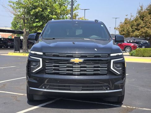 Used 2025 Chevrolet Tahoe High Country AWD/4WD image 2