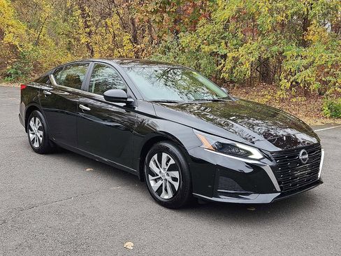 Certified 2024 Nissan Altima 2.5 S image 3