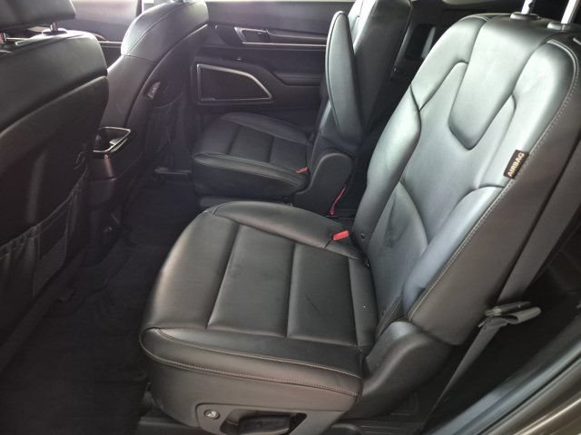 Used 2025 Kia Telluride S FWD image 28