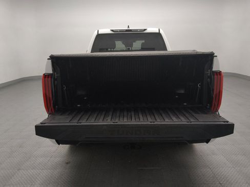 Used 2022 Toyota Tundra SR5 w/ SR5 Convenience Package AWD/4WD image 29