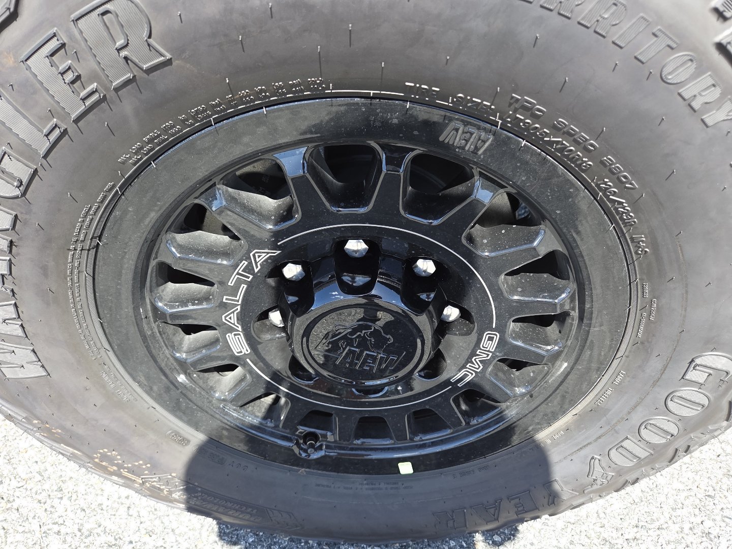 New 2026 GMC Sierra 2500 AT4X w/ AT4X AEV Edition AWD/4WD image 17