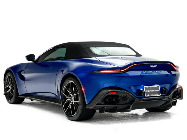 Used 2022 Aston Martin V8 Vantage Roadster RWD image 39