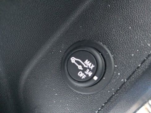 Used 2024 Chevrolet Equinox RS image 29