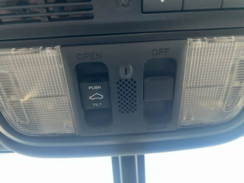 Used 2017 Honda Accord EX-L image 48