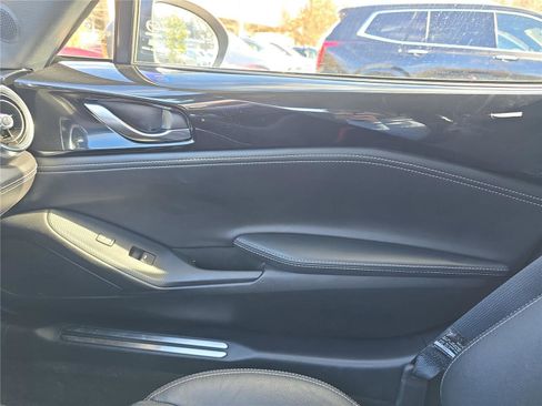 Used 2023 MAZDA MX-5 Miata Grand Touring w/ Weather Package image 18