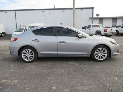 Used 2017 Acura ILX image 4