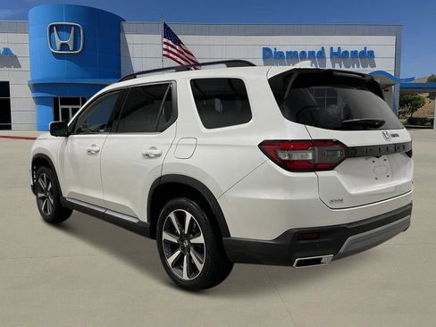 New 2025 Honda Pilot Elite image 3