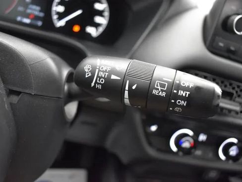 Used 2025 Honda HR-V Sport image 25