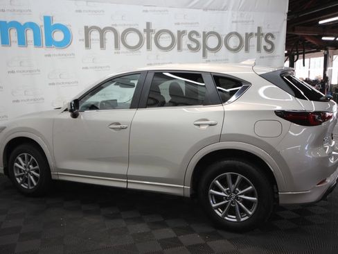 Used 2024 MAZDA CX-5 AWD 2.5 S w/ Preferred Package image 3